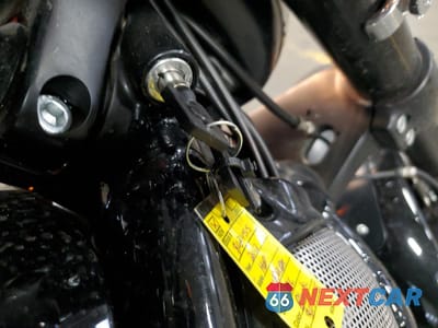 Zdjęcie 8 z 10 samochodu: 2012 HARLEY-DAVIDSON VRSCDX NIGHT ROD SPECIAL VIN:1HD1HHH18CC803455 - miniatura