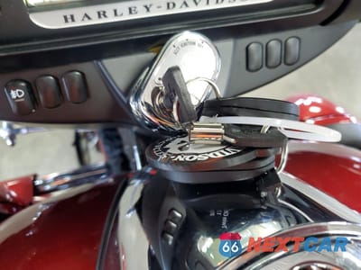 Zdjęcie 8 z 11 samochodu: 2018 HARLEY-DAVIDSON FLHTCUTG TRI GLIDE ULTRA VIN:1HD1MAD18JB860010 - miniatura