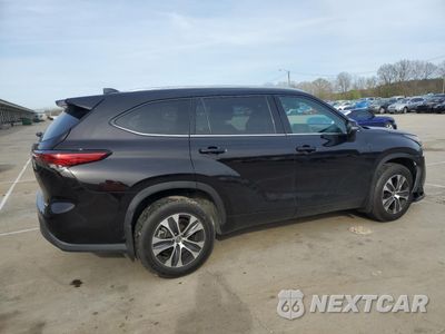 Trzecie zdjęcie samochodu z tyłu: 2021 TOYOTA HIGHLANDER XLE VIN:5TDGZRBH0MS066868 - miniatura