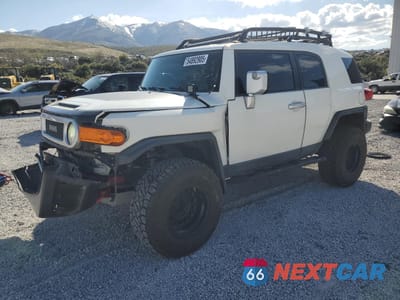 2010 TOYOTA FJ CRUISER JTEBU4BF2AK071353 - główne zdjęcie licytacji z USA - miniatura