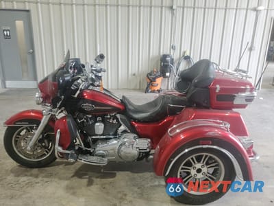 Trzecie zdjęcie samochodu z tyłu: 2012 HARLEY-DAVIDSON FLHTCUTG TRI GLIDE ULTRA CLASSIC VIN:1HD1MAM16CB856203 - miniatura