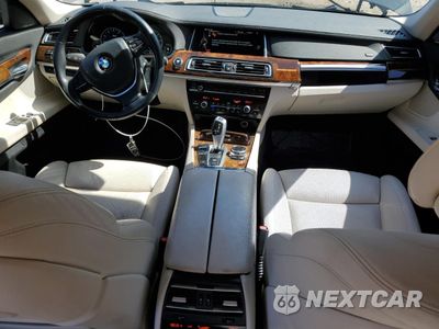 Zdjęcie 8 z 14 samochodu: 2014 BMW 740 LI VIN:WBAYE4C56ED138514 - miniatura