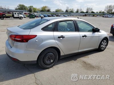 Trzecie zdjęcie samochodu z tyłu: 2018 FORD FOCUS S VIN:1FADP3E27JL276416 - miniatura