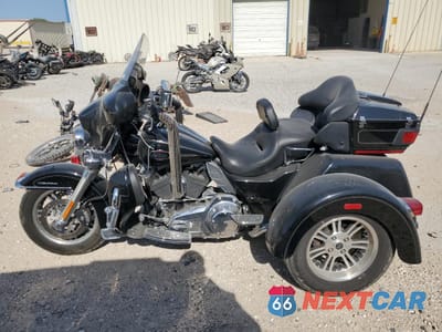 Trzecie zdjęcie samochodu z tyłu: 2012 HARLEY-DAVIDSON FLHTCUTG TRI GLIDE ULTRA CLASSIC VIN:1HD1MAM17CB853049 - miniatura