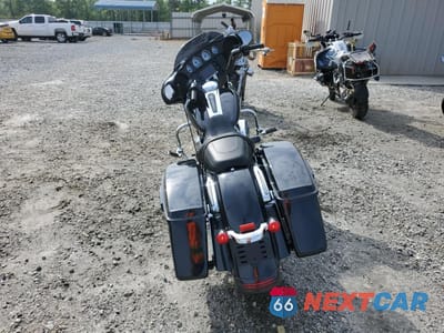 Czwarte zdjęcie samochodu z boku: 2018 HARLEY-DAVIDSON FLHX STREET GLIDE VIN:1HD1KBC16JB675077 - miniatura