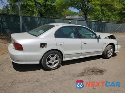 Trzecie zdjęcie samochodu z tyłu: 2001 MITSUBISHI GALANT ES VIN:4A3AA46H81E030774 - miniatura