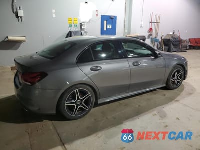 Trzecie zdjęcie samochodu z tyłu: 2022 MERCEDES-BENZ A 220 4MATIC VIN:W1K3G4FB5NJ375981 - miniatura