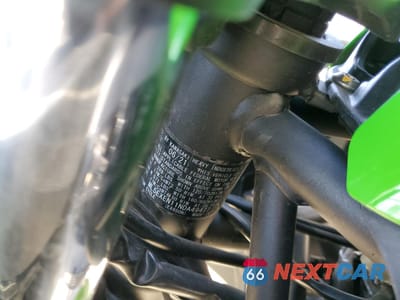 Zdjęcie 9 z 10 samochodu: 2022 KAWASAKI EX650 N VIN:ML5EXEN11NDA49477 - miniatura