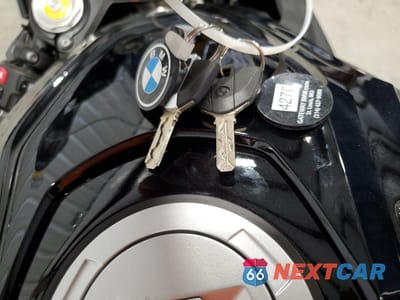 Zdjęcie 8 z 8 samochodu: 2024 BMW S 1000 RR VIN:WB10E6307R6K26382 - miniatura