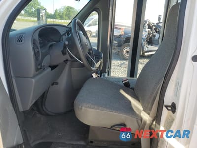 Zdjęcie 7 z 12 samochodu: 2007 FORD ECONOLINE E350 SUPER DUTY CUTAWAY VAN VIN:1FDWE35S17DB49278 - miniatura
