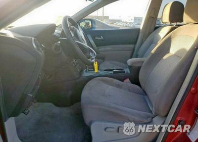 Piąte zdjęcie samochodu w środku: 2013 NISSAN ROGUE S VIN:JN8AS5MT3DW510768 - miniatura