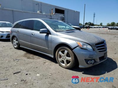 Czwarte zdjęcie samochodu z boku: 2011 MERCEDES-BENZ R 350 BLUETEC VIN:4JGCB2FE4BA109074 - miniatura