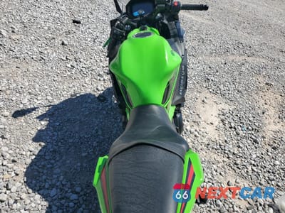 Zdjęcie 6 z 9 samochodu: 2023 KAWASAKI EX650 P VIN:ML5EXEP18PDA96439 - miniatura