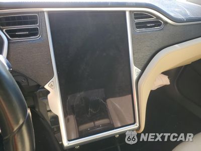 Zdjęcie 9 z 13 samochodu: 2013 TESLA MODEL S VIN:5YJSA1DP3DFP09905 - miniatura