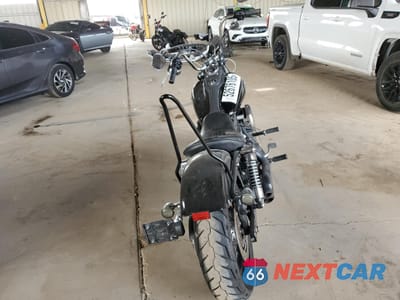Czwarte zdjęcie samochodu z boku: 2015 HARLEY-DAVIDSON FXDB DYNA STREET BOB VIN:1HD1GXM11FC320459 - miniatura