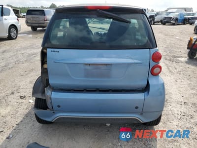 Zdjęcie 6 z 13 samochodu: 2013 SMART FORTWO PURE VIN:WMEEJ3BA9DK678056 - miniatura