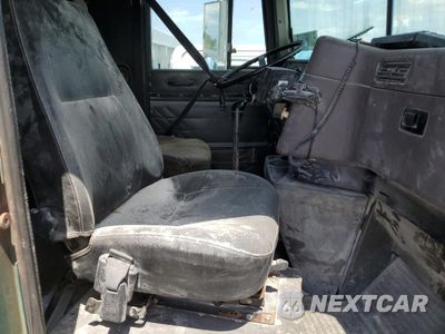 Piąte zdjęcie samochodu w środku: 1997 INTERNATIONAL 9200 SEMI TRUCK VIN:2HSFMAHR9VC029270 - miniatura