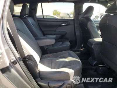 Zdjęcie 11 z 14 samochodu: 2023 TOYOTA HIGHLANDER L VIN:5TDKDRAH7PS508060 - miniatura