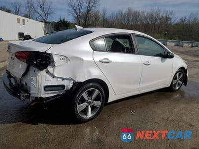 Trzecie zdjęcie samochodu z tyłu: 2018 KIA FORTE LX VIN:3KPFL4A70JE273887 - miniatura