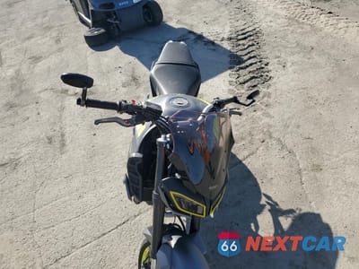 Piąte zdjęcie samochodu w środku: 2018 YAMAHA MT09 C VIN:JYARN53Y8JA000665 - miniatura