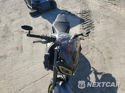 Piąte zdjęcie samochodu w środku: 2018 YAMAHA MT09 C VIN:JYARN53Y8JA000665 - miniatura