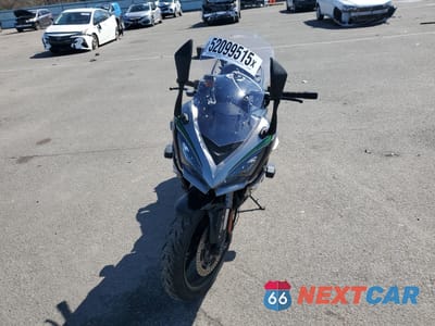 Drugie zdjęcie samochodu z przodu: 2020 KAWASAKI ZX1002 K VIN:JKBZXVK16LA002300 - miniatura