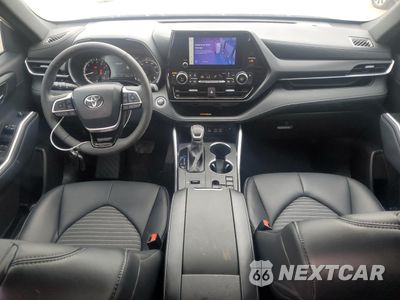 Zdjęcie 8 z 16 samochodu: 2024 TOYOTA HIGHLANDER LE VIN:5TDKDRAH5RS532005 - miniatura