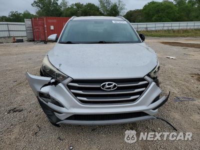 Piąte zdjęcie samochodu w środku: 2017 HYUNDAI TUCSON LIMITED VIN:KM8J33A29HU311147 - miniatura