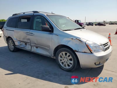 Czwarte zdjęcie samochodu z boku: 2006 KIA SEDONA EX VIN:KNDMB233966037339 - miniatura