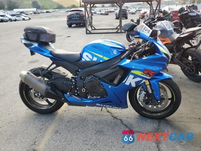 2015 SUZUKI GSX-R750 JS1GR7MA8F2100953 - główne zdjęcie licytacji z USA - miniatura