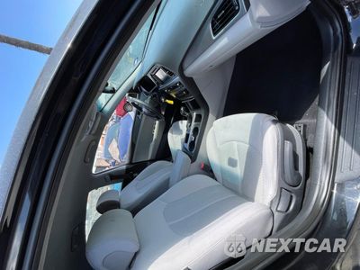 Piąte zdjęcie samochodu w środku: 2017 HYUNDAI SONATA SE VIN:5NPE24AF9HH475302 - miniatura