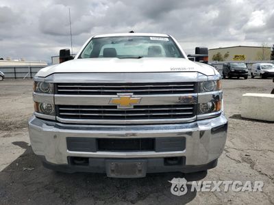 Piąte zdjęcie samochodu w środku: 2017 CHEVROLET SILVERADO K2500 HEAVY DUTY VIN:1GC0KUEG7HZ374944 - miniatura