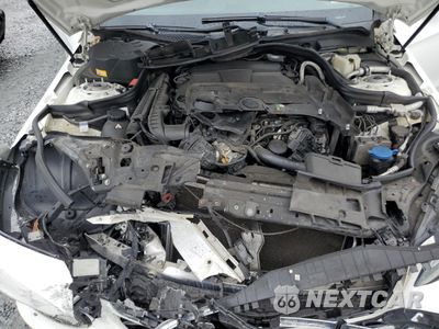 Zdjęcie 13 z 15 samochodu: 2014 MERCEDES-BENZ E 350 VIN:WDDHF5KB1EA890111 - miniatura