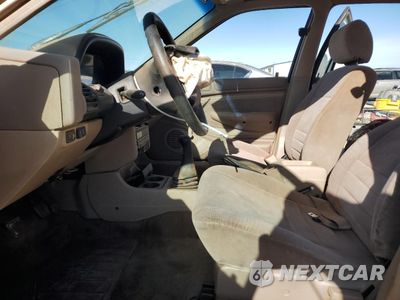 Zdjęcie 7 z 14 samochodu: 1994 FORD ESCORT LX VIN:3FARP15J6RR162793 - miniatura