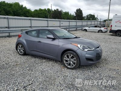 Czwarte zdjęcie samochodu z boku: 2016 HYUNDAI VELOSTER VIN:KMHTC6AD8GU284713 - miniatura