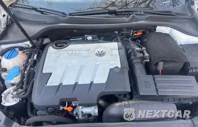 Zdjęcie 7 z 10 samochodu: 2012 VOLKSWAGEN GOLF VIN:WVWDM7AJ2CW340810 - miniatura