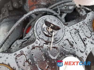 Zdjęcie 8 z 9 samochodu: 2022 YAMAHA YZFR7 VIN:JYARM38E1NA003757 - miniatura