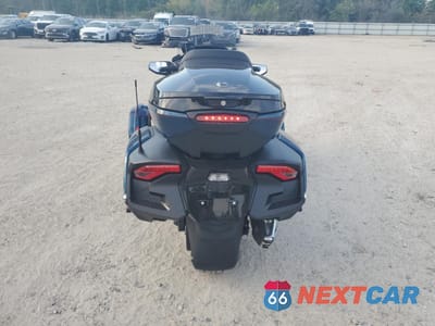 Czwarte zdjęcie samochodu z boku: 2021 CAN-AM SPYDER ROADSTER RT VIN:2BXNBDD27MV004861 - miniatura
