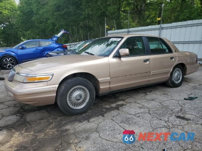 1996 MERCURY GRAND MARQUIS GS 2MELM74W7TX671873 - główne zdjęcie licytacji z USA - miniatura