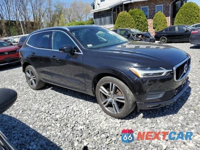 Czwarte zdjęcie samochodu z boku: 2018 VOLVO XC60 T6 MOMENTUM VIN:YV4A22RK9J1034154 - miniatura