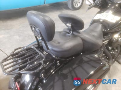 Zdjęcie 6 z 10 samochodu: 2018 HARLEY-DAVIDSON FLHXS STREET GLIDE SPECIAL VIN:1HD1KRC13JB681136 - miniatura