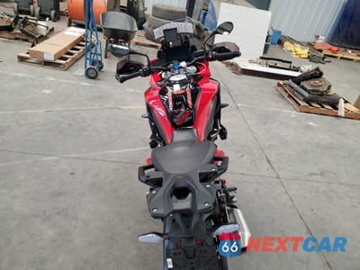 Zdjęcie 6 z 9 samochodu: 2022 BMW S 1000 XR VIN:WB10E4304N6E94985 - miniatura