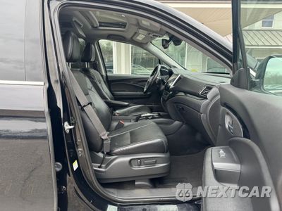 Piąte zdjęcie samochodu w środku: 2016 HONDA PILOT ELITE VIN:5FNYF6H03GB004886 - miniatura
