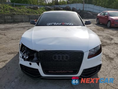 Piąte zdjęcie samochodu w środku: 2010 AUDI A5 PREMIUM VIN:WAUCFAFR0AA073255 - miniatura