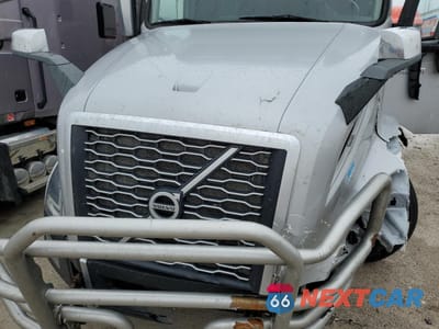 Zdjęcie 7 z 10 samochodu: 2022 VOLVO VN VNL VIN:4V4NC9EJ6NN603570 - miniatura