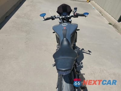 Zdjęcie 6 z 9 samochodu: 2021 YAMAHA MT09 VIN:JYARN71E0MA000782 - miniatura