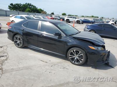 Czwarte zdjęcie samochodu z boku: 2020 TOYOTA CAMRY SE VIN:4T1M11AKXLU901079 - miniatura