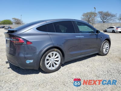 Trzecie zdjęcie samochodu z tyłu: 2021 TESLA MODEL X VIN:5YJXCDE26MF323693 - miniatura