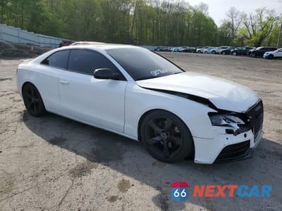 Czwarte zdjęcie samochodu z boku: 2010 AUDI A5 PREMIUM VIN:WAUCFAFR0AA073255 - miniatura