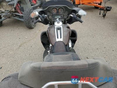Zdjęcie 6 z 9 samochodu: 2013 HARLEY-DAVIDSON FLHTCUTG TRI GLIDE ULTRA CLASSIC VIN:1HD1MAM27DB855359 - miniatura